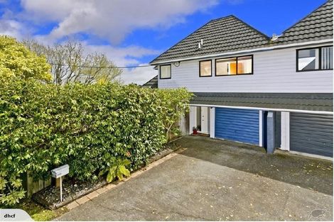 Photo of property in 1/2a Sunnynook Road, Sunnynook, Auckland, 0620