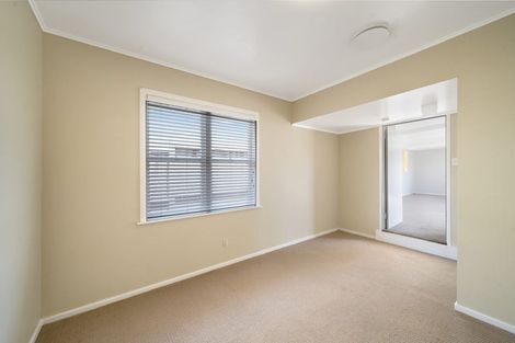 Photo of property in 16 Coniston Avenue, Te Atatu South, Auckland, 0610