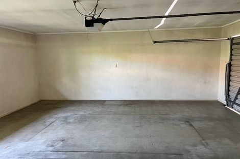 Photo of property in 2/10 Caldbeck Rise, Northpark, Auckland, 2013