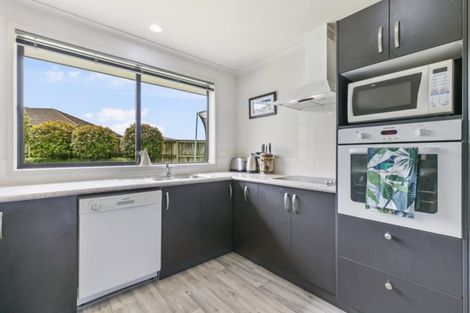 Photo of property in 57 Gibson Place, Papamoa Beach, Papamoa, 3118