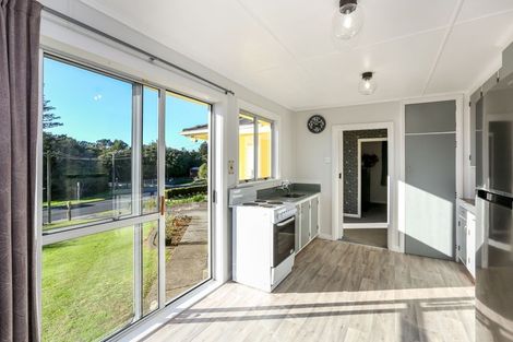 Photo of property in 128 Huatoki Street, Frankleigh Park, New Plymouth, 4310