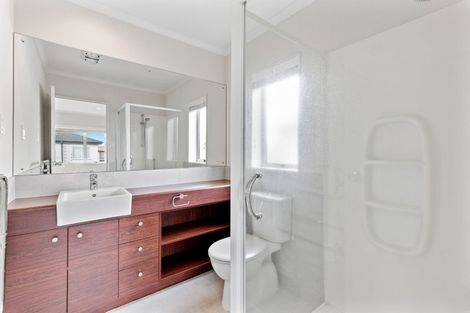 Photo of property in 5 Reno Way, Flat Bush, Auckland, 2016