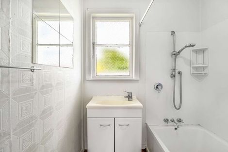 Photo of property in 15 Mako Mako Road, Levin, 5510