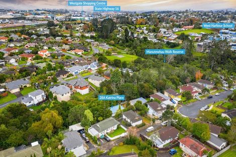 Photo of property in 1/28 Katrina Place, Massey, Auckland, 0614