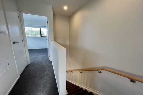 Photo of property in 6/506 Glenfield Road, Bayview, Auckland, 0629