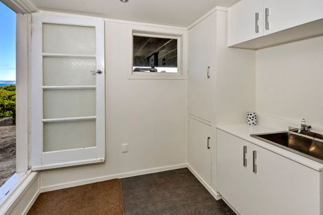 Photo of property in 24 Barrier View Road, Leigh, 0985