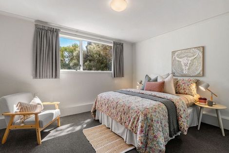 Photo of property in 6 Link Road, Newlands, Wellington, 6037