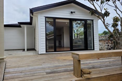 Photo of property in 37 Santa Monica Place, Goodwood Heights, Auckland, 2105