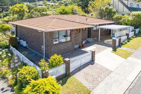 Photo of property in 57 Percy Dyett Drive, Karori, Wellington, 6012