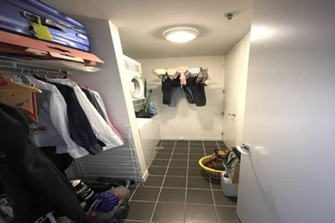 Photo of property in Montreaux Apartments, 5i/164 The Terrace, Wellington Central, Wellington, 6011