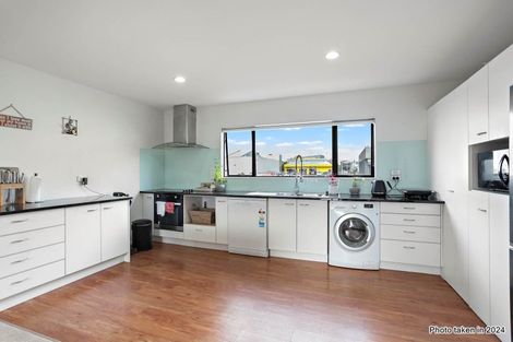 Photo of property in 9/17a Delta Avenue, New Lynn, Auckland, 0600