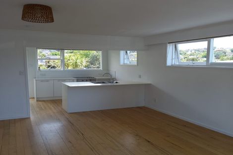 Photo of property in 1/20 Penning Road, Castor Bay, Auckland, 0620