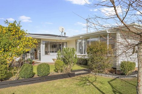 Photo of property in 2 Edmund Hillary Avenue, Papakura, 2110