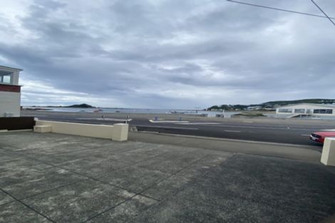 Photo of property in 230 The Esplanade, Island Bay, Wellington, 6023