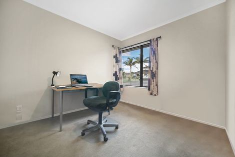Photo of property in 33 Fergy Crescent, Wattle Downs, Auckland, 2103