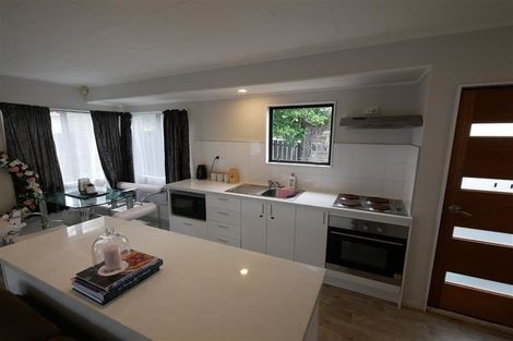 Photo of property in 1/9 Bernina Place, Weymouth, Auckland, 2103