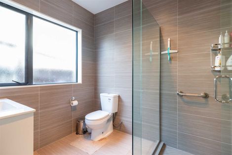 Photo of property in 23 Midhurst Avenue, Henderson, Auckland, 0612