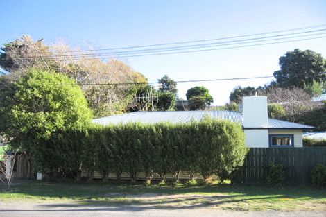 Photo of property in 2 Dell Road, Raumati South, Paraparaumu, 5032