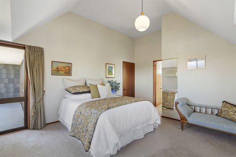 Photo of property in 7 Kiteroa Place, Cashmere, Christchurch, 8022