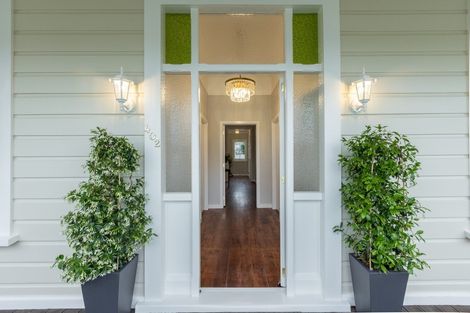 Photo of property in 402 Avenue Road West, Hastings, 4122