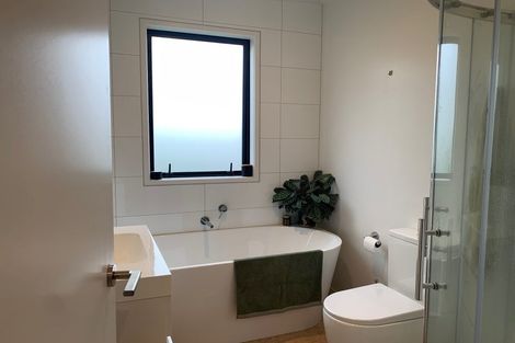 Photo of property in 2/28 Bayly Road, Moturoa, New Plymouth, 4310