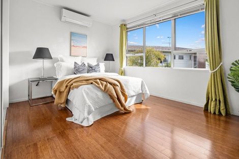 Photo of property in 21 Celeste Place, Totara Vale, Auckland, 0627