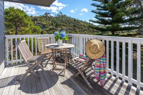 Photo of property in 18 Riverview Road, Cooks Beach, Whitianga, 3591