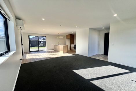 Photo of property in 28 Hanmer Crescent, Rangiora, 7400