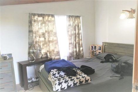 Photo of property in 2/233 Birkdale Road, Birkdale, Auckland, 0626