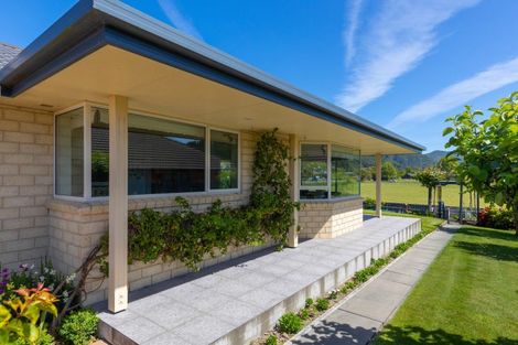 Photo of property in 32 Admiralty Place, Waikawa, Picton, 7220