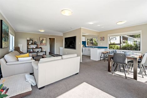 Photo of property in 10 Kenneth Hopper Place, Manly, Whangaparaoa, 0930