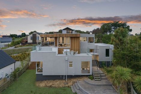 Photo of property in 283 Cannon Hill Crescent, Mount Pleasant, Christchurch, 8081