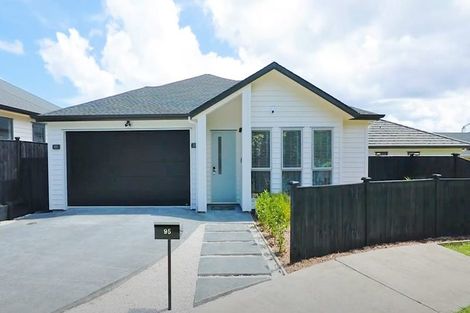Photo of property in 95 Nobilo Road, Kumeu, 0810