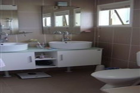 Photo of property in 1/425 East Coast Road, Mairangi Bay, Auckland, 0630