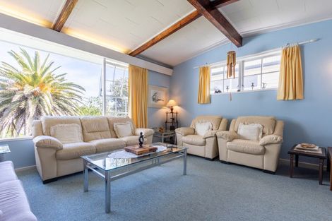 Photo of property in 32 Tui Road, Raumati Beach, Paraparaumu, 5032