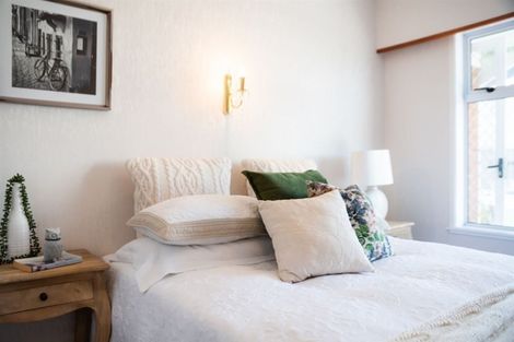 Photo of property in 1/10 Shakespeare Road, Milford, Auckland, 0620