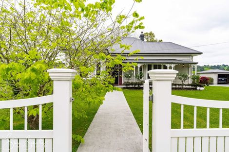 Photo of property in 31 Franklin Road, Paparoa, 0571