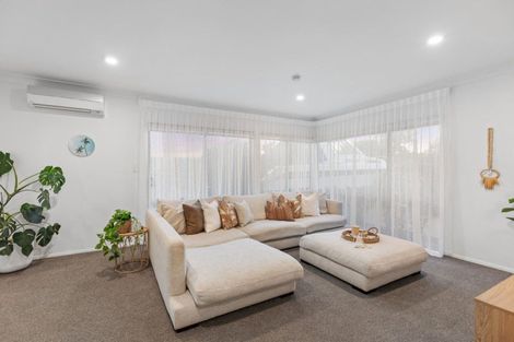 Photo of property in 16 Oriental Parade, Papamoa Beach, Papamoa, 3118