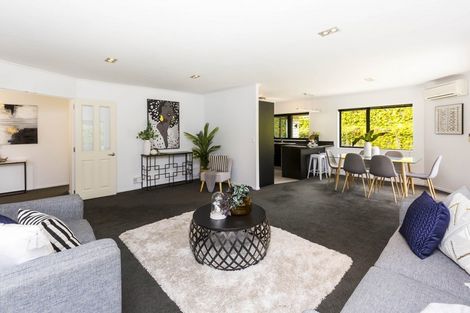 Photo of property in 58 King Charles Drive, Kingsley Heights, Upper Hutt, 5018