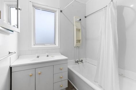 Photo of property in 6 Hughson Street, Waitara, 4320