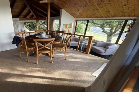 Photo of property in 9 Marina View Drive, West Harbour, Auckland, 0618