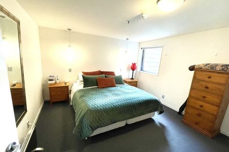 Photo of property in Montreaux Apartments, 5i/164 The Terrace, Wellington Central, Wellington, 6011