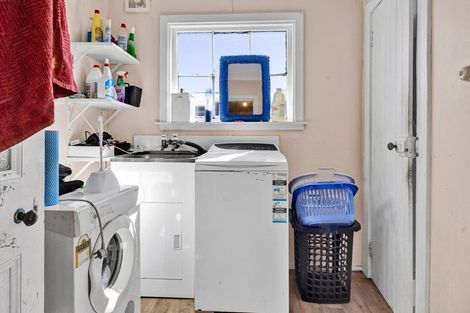Photo of property in 12 Gloag Street, Waverley, 4510