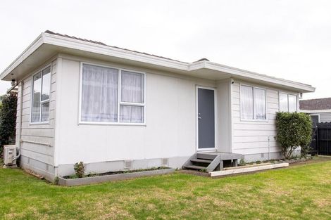 Photo of property in 2/17 Trimdon Street, Randwick Park, Auckland, 2105