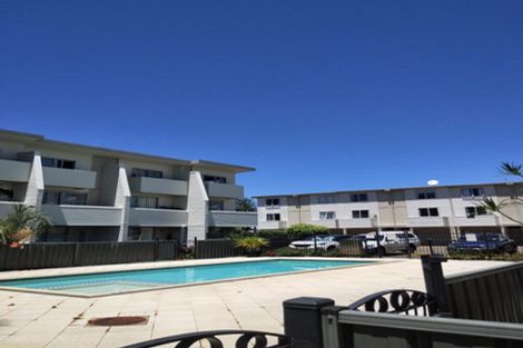 Photo of property in 9/3 Riverside Road, Orewa, 0931