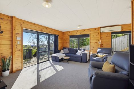 Photo of property in 32 Northumberland Street, Cannons Creek, Porirua, 5024
