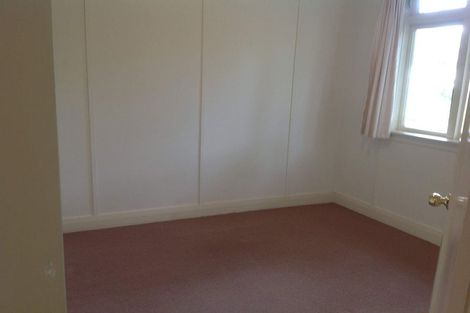 Photo of property in 4 Fairfax Avenue, Northcote, Auckland, 0627