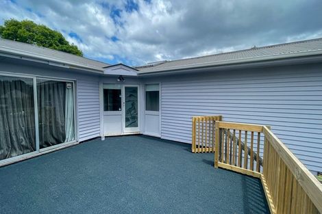 Photo of property in 15 Rerewai Place, Kelston, Auckland, 0602