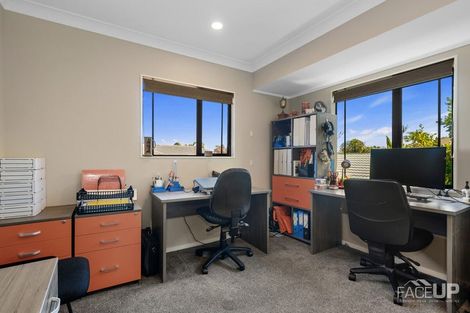 Photo of property in 57 Wiseley Road, West Harbour, Auckland, 0618