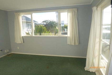 Photo of property in 22 Airdrie Road, Ranui, Auckland, 0612
